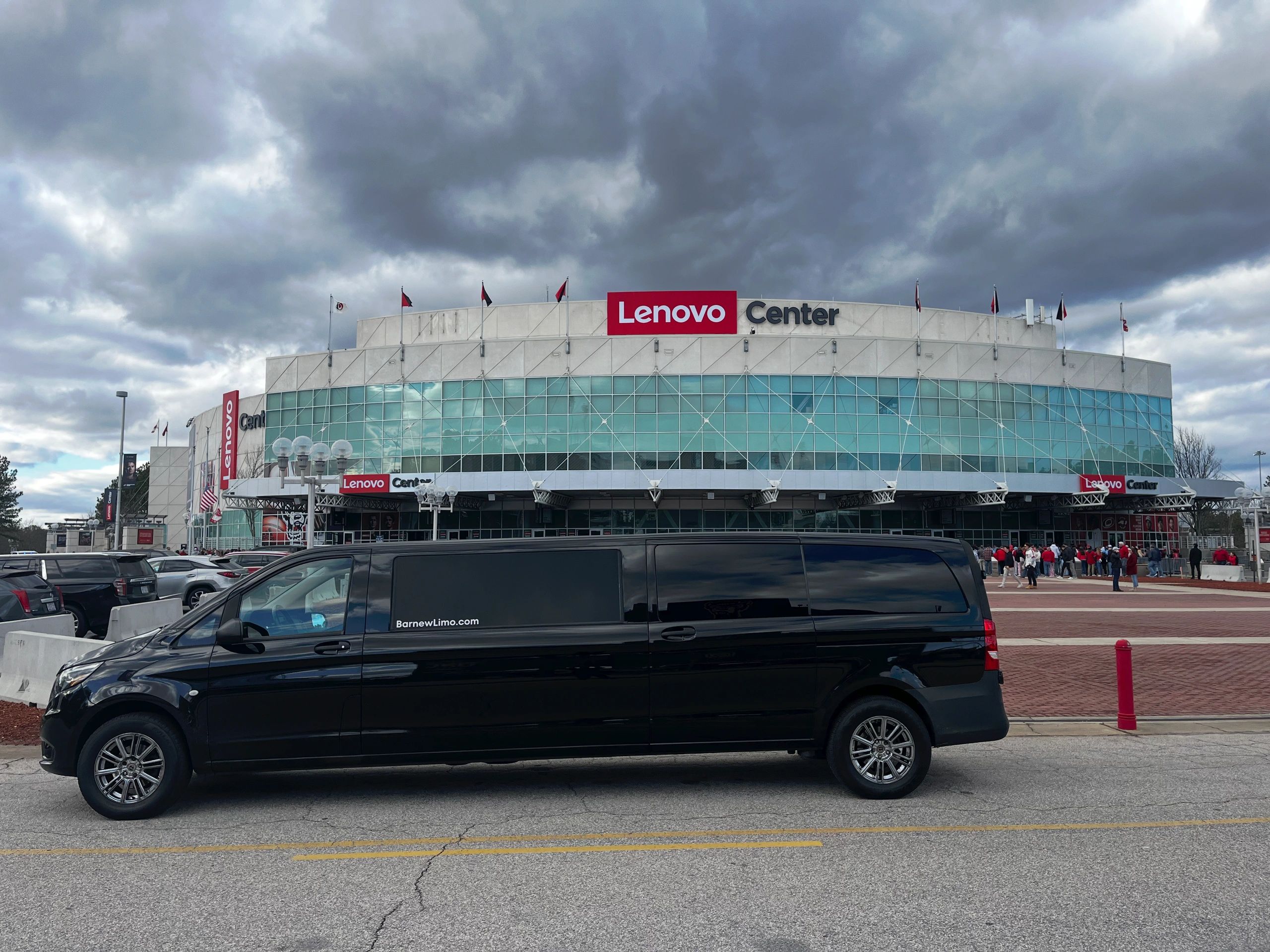 Barnew Airport, Limo & Luxury Transportation